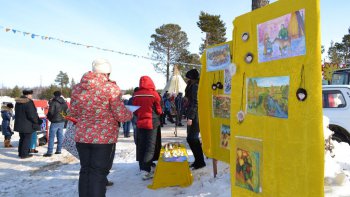 Выставка сувенирной продукции на празднике "День Оленевода"